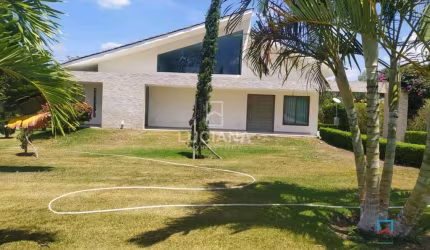 Belíssima Casa em Condomínio - DE R$ 2.500.000 POR R$2.200.000,00
