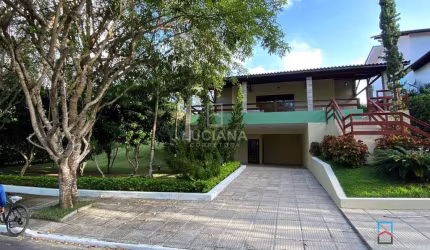 Casa à venda em Condomínio às Margens da BR 232 - 04 quartos (sendo 02 suítes)