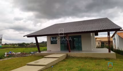Oportunidade! Casa em Condomínio Próximo a BR232 e com Fazendinha