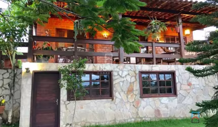 Casa em Condomínio Próximo ao Centro - 4 quartos + quarto externo