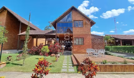 4 Quartos! Casa para venda em Condomínio Fechado - Gravatá/PE