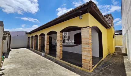 Excelente Localização! Casa com 4 Quartos em Gravatá/PE