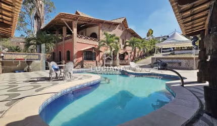 Perto do Centro da cidade! Casa com 8 Quartos em Condomínio - Gravatá/PE