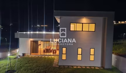 BELÍSSIMA CASA DE CONDOMÍNIO A VENDA