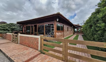 Incrível! Casa com 4 Quartos em Condomínio em Gravatá/PE