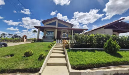 BELISSIMA CASA COM 4 SUÍTES E PISCINA EM CONDOMÍNIO