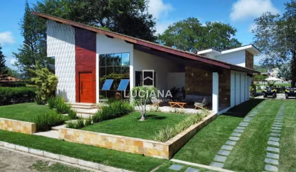 Estilo Country! Casa de Alto Padrão com 4 Suítes em Condomínio em Gravatá/PE