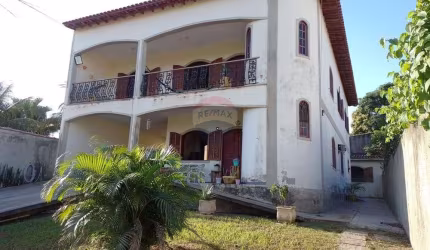 Oportunidade incrível: Casa duplex em Balneário das Conchas, São Pedro da Aldeia - RJ, 360m2, R$ 450 Mil!