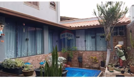 CASA 3 QUARTOS A VENDA POUCOS METROS DO MAR  EM UNAMAR/CABO FRIO RJ - R$400.000