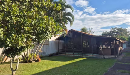 Casa a venda estilo Colonial, 4 quartos, no Condomínio Orla 500, em Unamar, Cabo Frio/RJ - 340 MIL