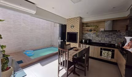 Linda Casa Condomínio Rubi 3/4 com piscina