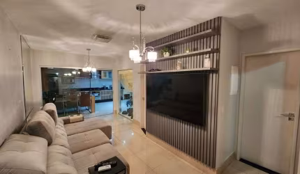 Linda Casa Sobrado 4 quartos sendo 2 suítes Condomínio Esmeralda