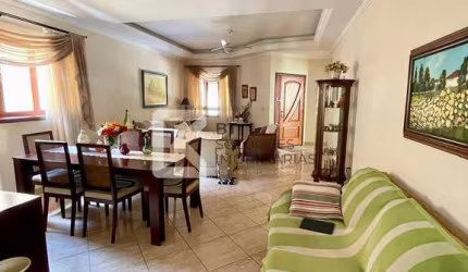 Casa à venda, 3 dormitórios com planejados sendo 1 suíte com closet, Aquecimento solar, Vila Suíça,