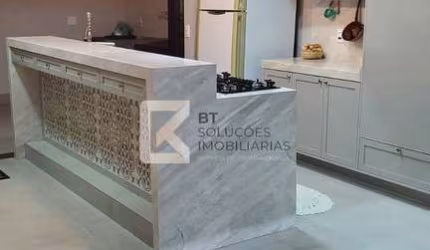 Casa (aceita permuta em apartamento de menor valor) com 3 suítes à venda, 300 m² de terreno por R$