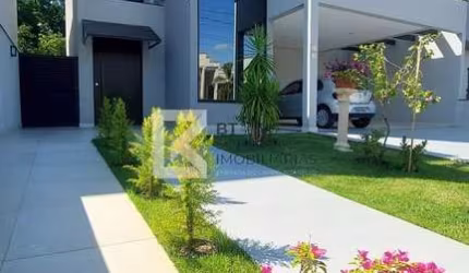 Sobrado à venda, 3 Suítes, 4 Vagas de Garagem, Infraestrutura de ar condicionado, Jardim,  Condomín