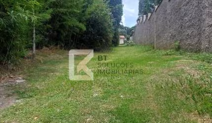 Chácara à venda, 3 dormitórios sendo 1 suíte, Amplo jardim, Rua Calma, Pomar, Colinas do Mosteiro d