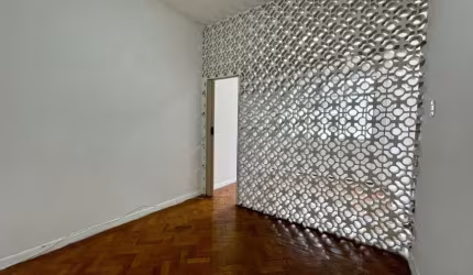 APTO DE 1 QUARTO - PREDIO MISTO