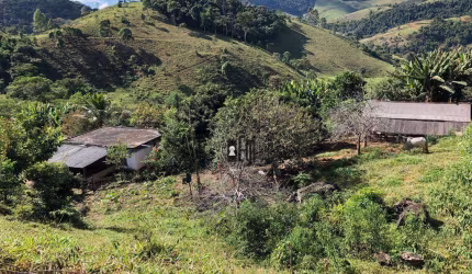 Sítio com 4 dormitórios à venda, 74000 m² por R$ 555.000,00 - Villagio da Serra - Juiz de Fora/MG