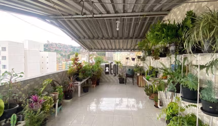 Cobertura com 3 dormitórios à venda, 138 m² por R$ 280.000,00 - Bandeirantes - Juiz de Fora/MG