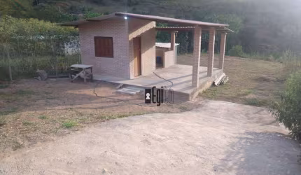 Chácara com 1 dormitório à venda, 700 m² por R$ 200.000 - Centro - Torreões (Juiz de Fora)/MG
