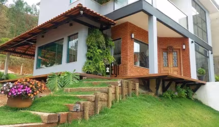 Casa com 4 dormitórios à venda, 262 m² por R$ 949.900,00 - Grama - Juiz de Fora/MG