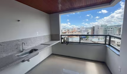 Apartamento com 3 dormitórios à venda, 100 m² por R$ 579.000,00 - Santa Helena - Juiz de Fora/MG
