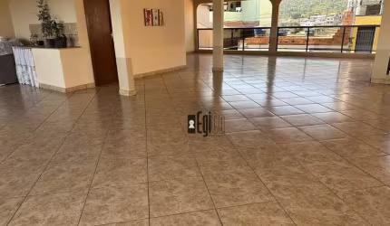 Casa com 3 dormitórios à venda, 108 m² por R$ 570.000,00 - Democrata - Juiz de Fora/MG