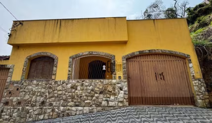Casa com 6 dormitórios à venda, 280 m² por R$ 690.000,00 - Costa Carvalho - Juiz de Fora/MG