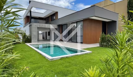 Casa Alto Padrão em Santa Regina, Camboriú/SC