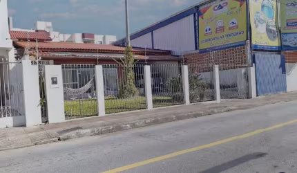 Terreno de 536 m² com casa construída à venda bem localizado no bairro Balneário do Estreito em Florianópolis