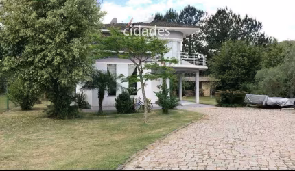 Casa com 4 dormitorios sendo 1 suite em Biguaçu/SC