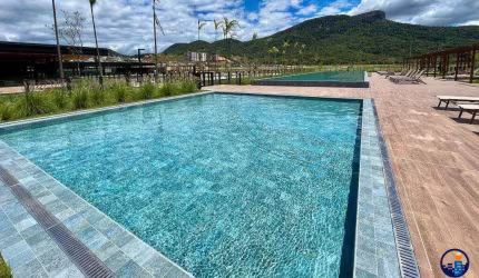 Terreno no Reserva da Pedra à venda com fundos lago e vista livre - Palhoça/SC .