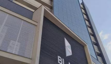Sala comercial para venda no Estreito em Florianópolis em prédio novo e moderno