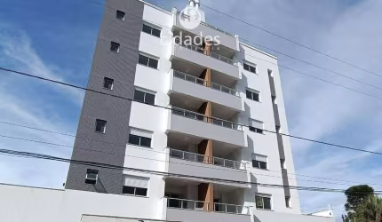 Apartamento com 02 dormitórios, Novíssimo com Garagem, em local nobre no Estreito .a sua Família merece este Presente