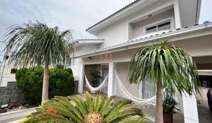 Casa em Barreiros, São José à venda 3 Quartos | 2 Suítes | 4 Vagas