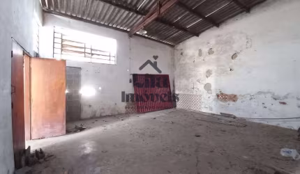 Galpao e Casas Bem Localizados