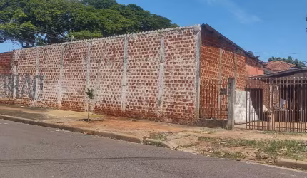TERRENO DE ESQUINA JD ALVORADA PRÓX. AV. PEDRO TAQUES