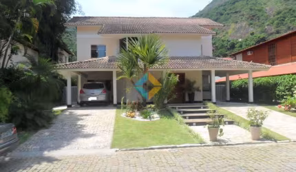 Casa com 4 dorms, Itacoatiara, Niterói - R$ 2.9 mi, Cod: 651