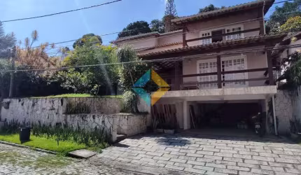Casa de Condomínio - Ubá V - R$ 1.6 mi, Cod: 695