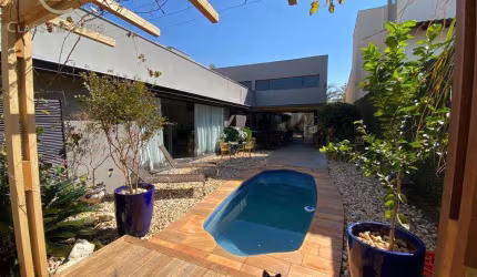 Casa à venda em Londrina, Esperança, com 3 suítes, com 240 m², Royal Forest - Fase I