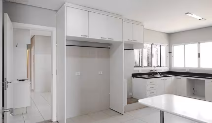 Casa para alugar em Londrina, Bela Suiça, com 3 suítes, com 300 m²
