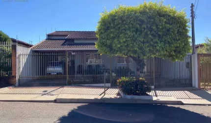 Casa à venda em Londrina, Leonor, com 4 quartos, com 250 m²