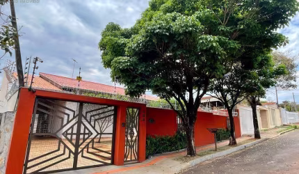 Casa à venda em Londrina, Vivendas do Arvoredo, com 4 quartos, com 200 m²