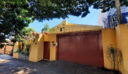 Casa à venda em Londrina, Petrópolis, com 3 quartos, com 250 m²