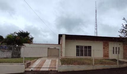 Casa à venda em Londrina, Shangri-lá, com 3 quartos, com 350 m²