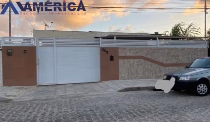 Espetacular casa à venda em João Pessoa-PB, bairro Ernesto Geisel: 3 quartos, 2 suítes, sala, 2 banheiros, 4 vagas, 180m².