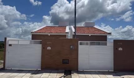 Residência de Alto Padrão à Venda em Santa Rita-PB - CentroCasas com 2 quartos, 1 suíte, acabamento premium e design moderno. Agende sua visita agora!