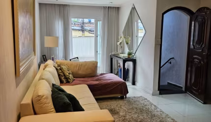 Sobrado na Água Fria com Suíte e 2 Vagas – Ótimo Preço