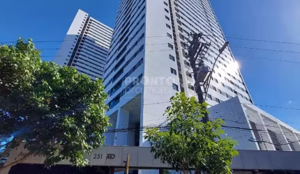Excelente apartamento no último andar, vista para o mar, 100% mobiliado localizado no centro de Recife, possui 57,48m² de área construída!