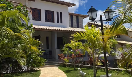 CASA LUXUOSA - 4 SUÍTES - PIATÃ  COND. PARQUE COSTA VERDE